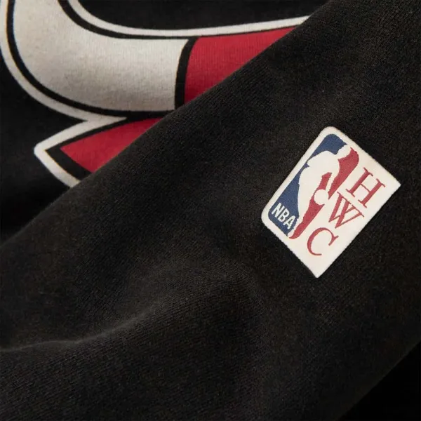 SUDADERA MITCHELL AND NESS "WORN LOGO" CHICAGO BULLS