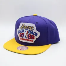 GORRA LOS ANGELES LAKERS NBA BACK TO BACK CHAMPIONS - MITCHELL AND NESS