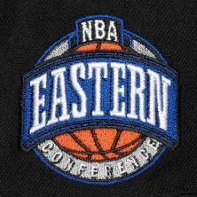 Gorra plana Detroit Pistons "Conference Patch" - Mitchell and Ness