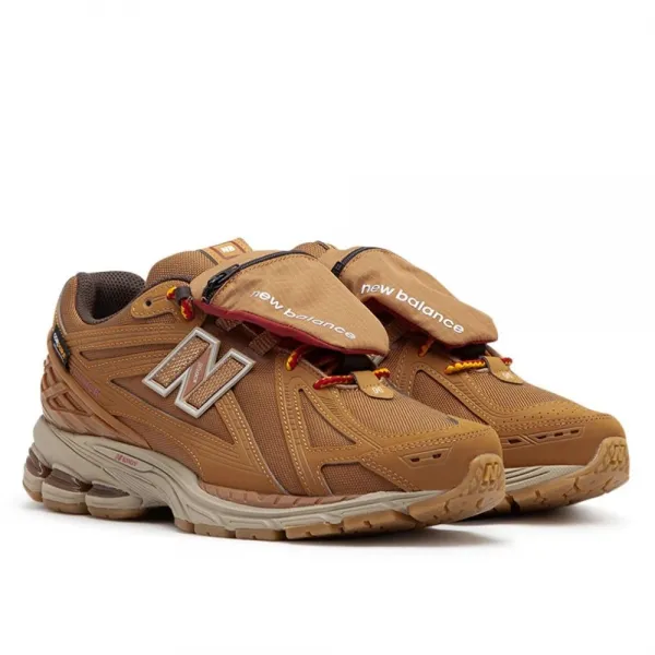 Zapatillas New Balance 1906 en Cordura marron