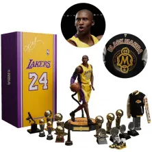 Figura Enterbay Kobe Bryant Lakers Hall of Fame total