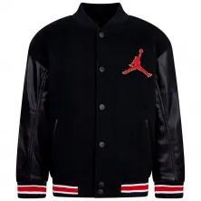 Chaqueta Jordan Varsity negra y roja